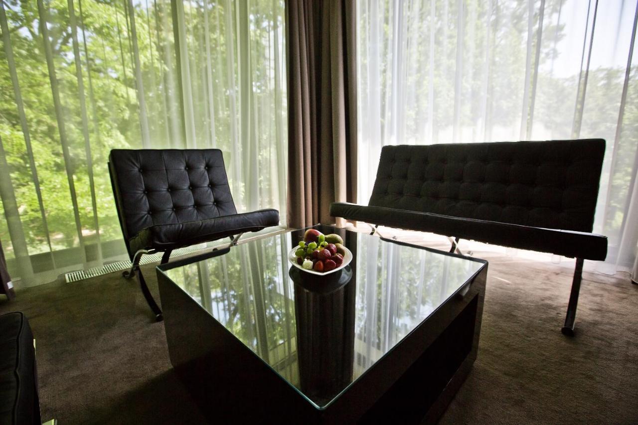 Platinum Palace Boutique Hotel Breslávia Exterior foto Interior of a suite at the hotel
