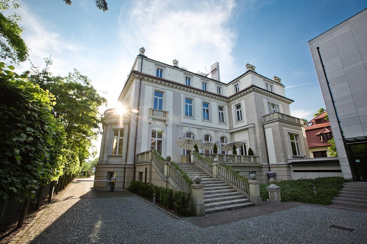 Platinum Palace Boutique Hotel Breslávia Exterior foto The main building of the university