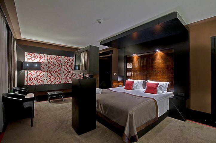 Platinum Palace Boutique Hotel Breslávia Quarto foto A room at the hotel